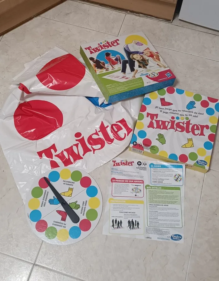 Настольная игра Twister Hasbro, новая — фото 2
